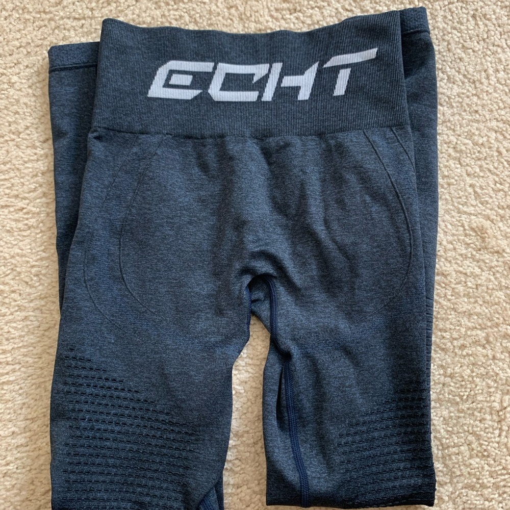 •ECHT - Picture 2 of 3